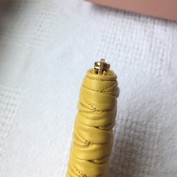 Authentic MIU MIU Matelasse Nappa Leather L Shape Zipper Wallet Card Holder Sole - Picture 15 of 16